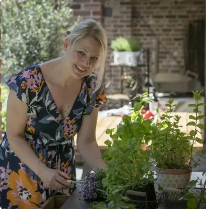 frau-gluecklich-garten frau-gluecklich-garten