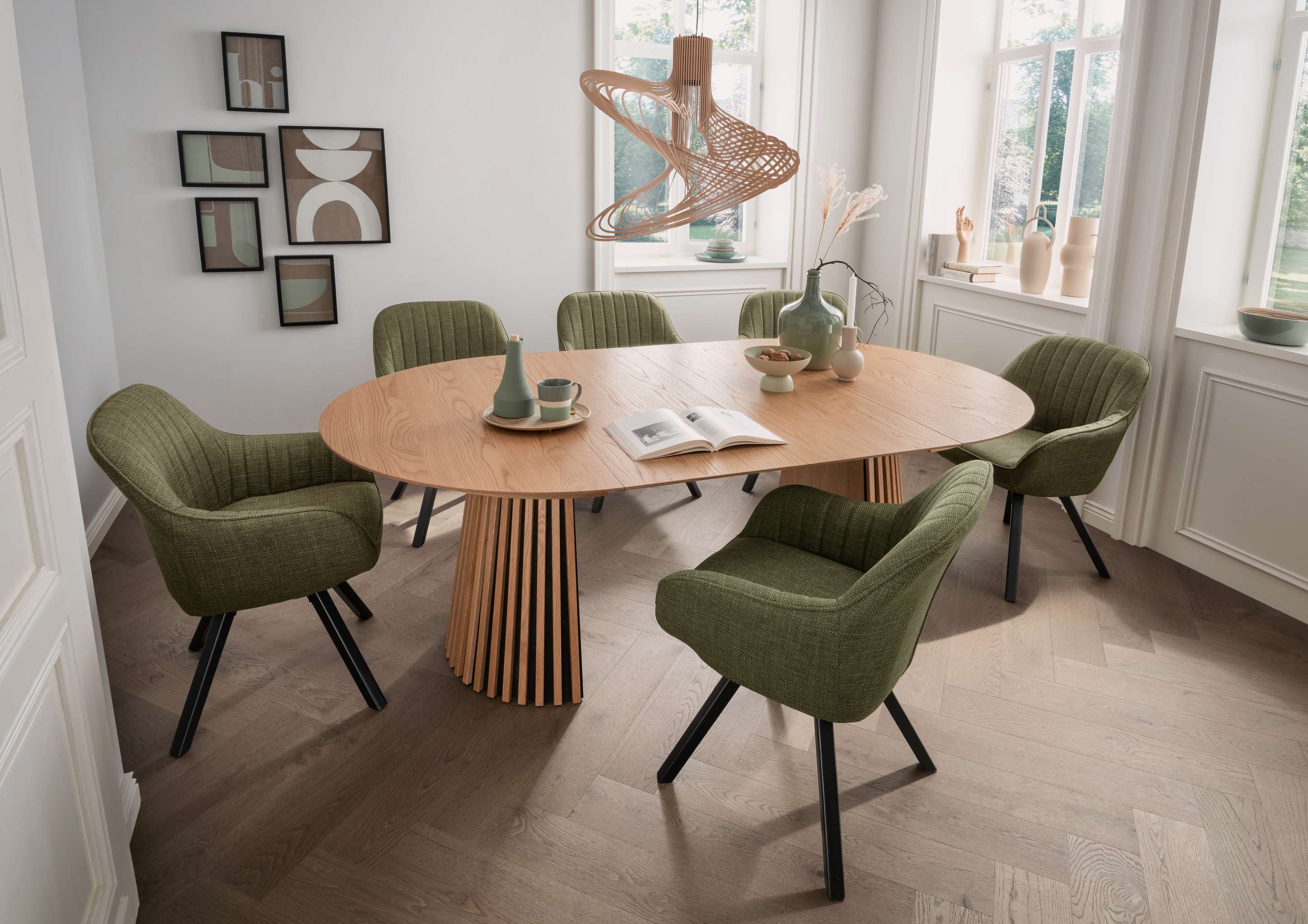 BL63061-S_BL65211_BL62014_Oria_Diningtable_Ausziehbar_120-210x120cm_Diningsessel_Matera_green