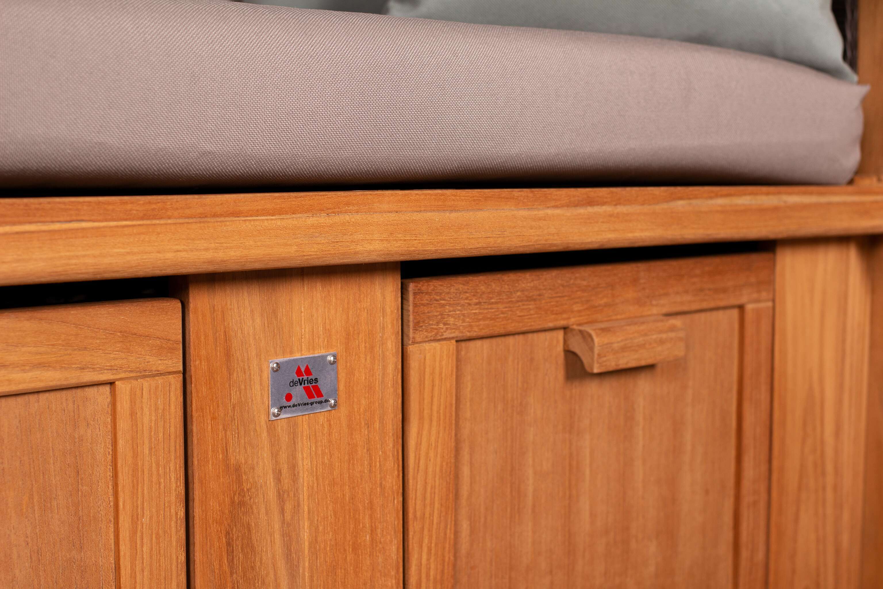 4240008T_deVries_PURE_Friesland_Sylt_XL_PE_stone_grey_Des_483 (7)