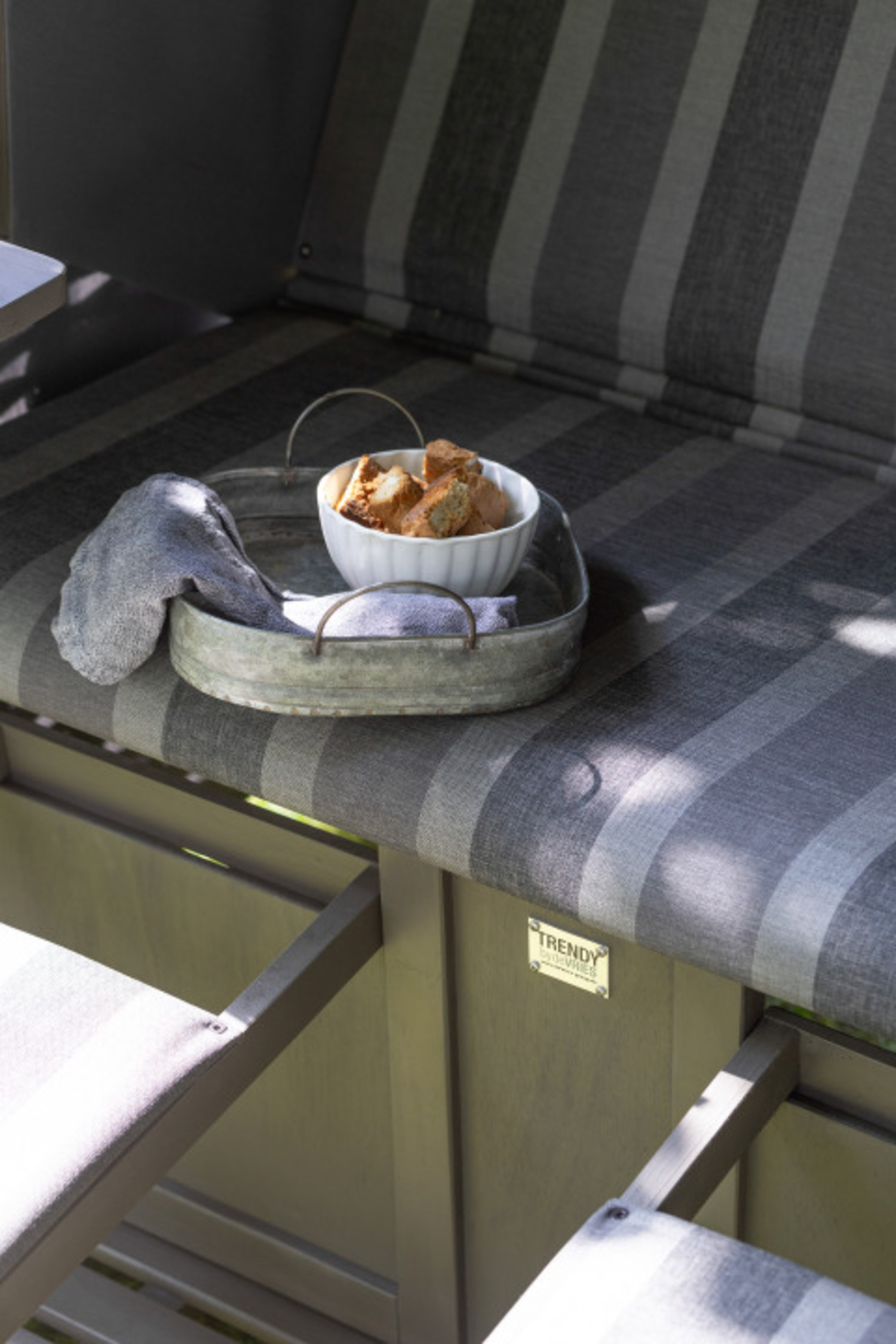 210534025H_Compact_PE_nature_grey_Des_402_M _2_