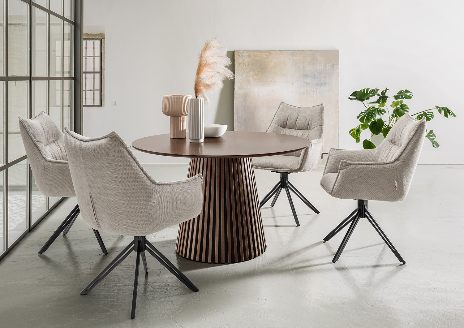 Indoormöbelset Diningsessel Ginosa beige & Tisch Barletta smoked oak rund 120cm