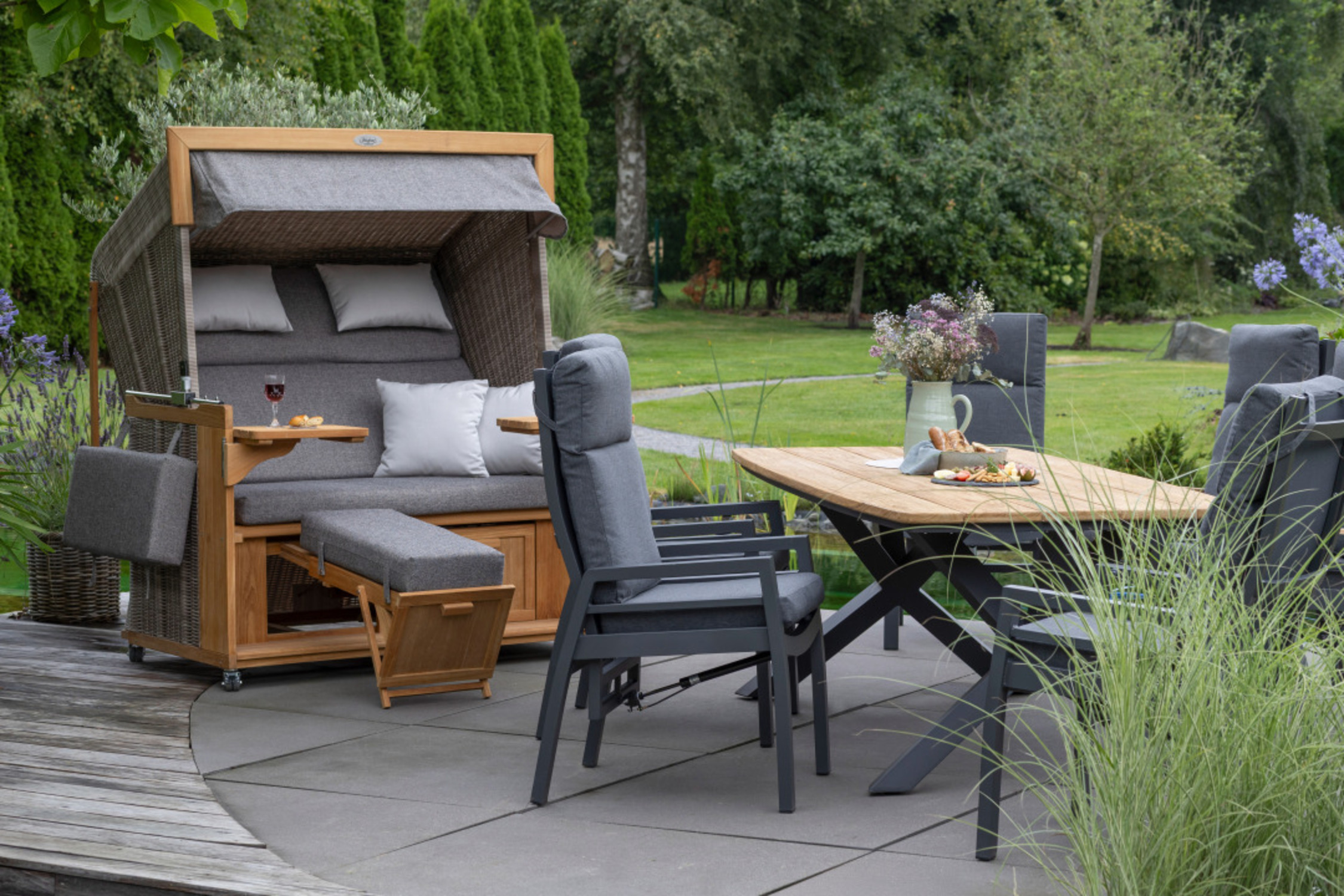 4250008T_69332C_40726-V1_Friesland_Sylt_XL_PE_white_kubu_Des_252_Vernier_Tisch_220x100cm_Montana_Dining_Relaxsessel_Aluminium_Textilene _8_