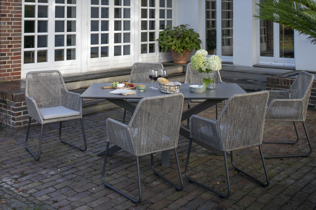 40780_81037_Livingston_Tisch_200x90cm_light_grey_Adora_Diningsessel_PE_twisted_white_coral _7_ (1)