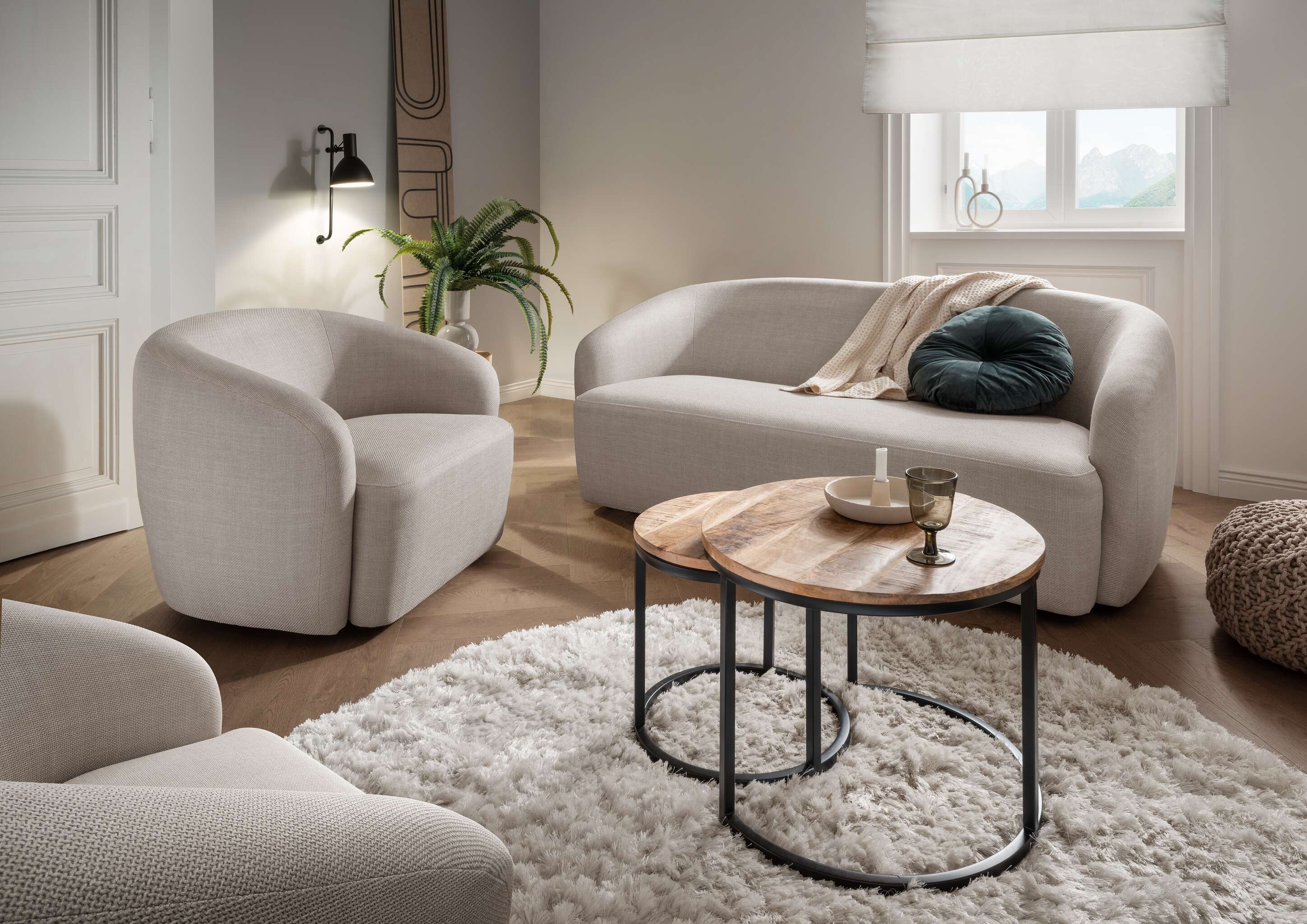 BL63063-S_BL62027_BL62026_BL61005_Loconia_Design_Lounge_Sofa_2-5_Sitzer_Chair_beige_Couchtisch_Fermo_2er-Set