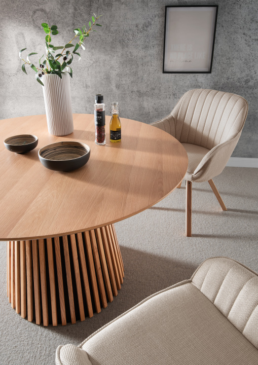 BL63054-S_BL60210_BL62013_Oria_Diningtable_rund_120cm_Diningsesessel_Matera_beige_m (2)