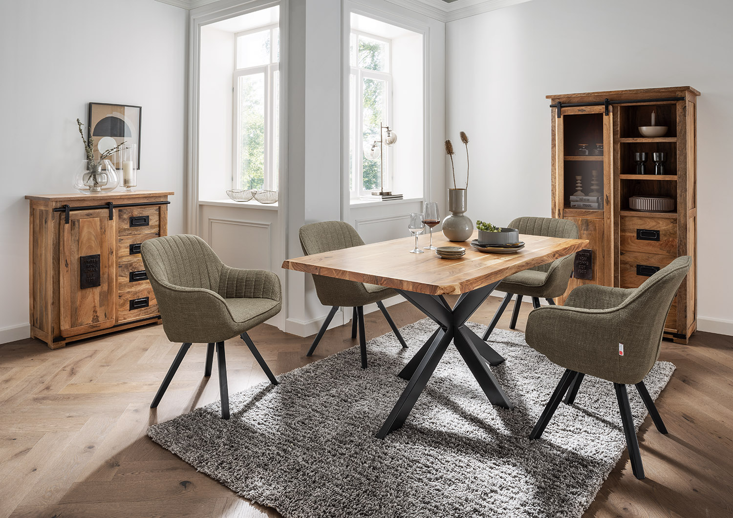 Indoormöbelset Diningsessel Matera green & Tisch Catania Gestell Cross
